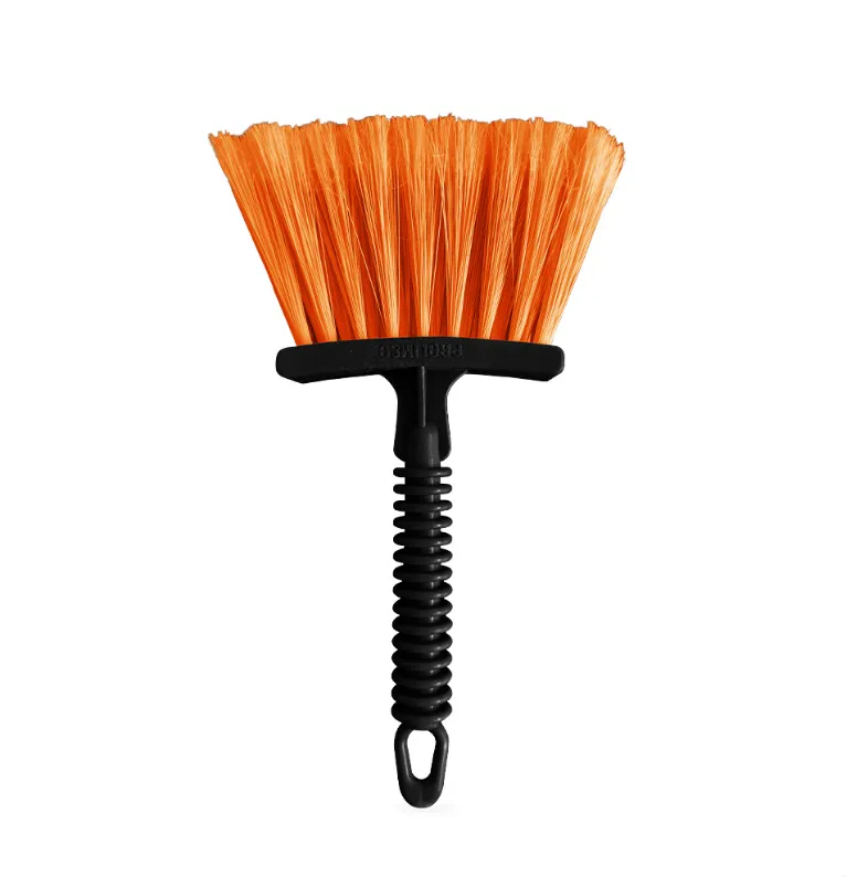 ESC008 ESCOBA MANITO NARANJA.webp